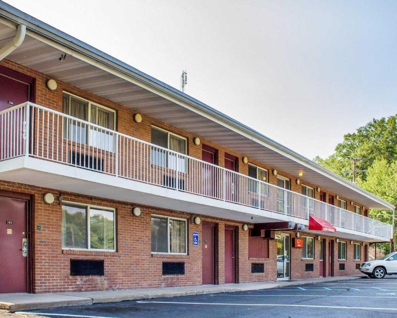 Econo & Harmony - Pocono Mountains Area Motel 2*
